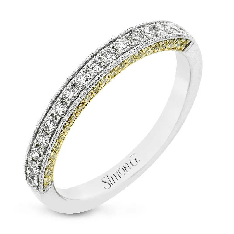 men’s platinum wedding rings with multi-colored diamonds-Wedding Band in 18k Gold with Diamonds