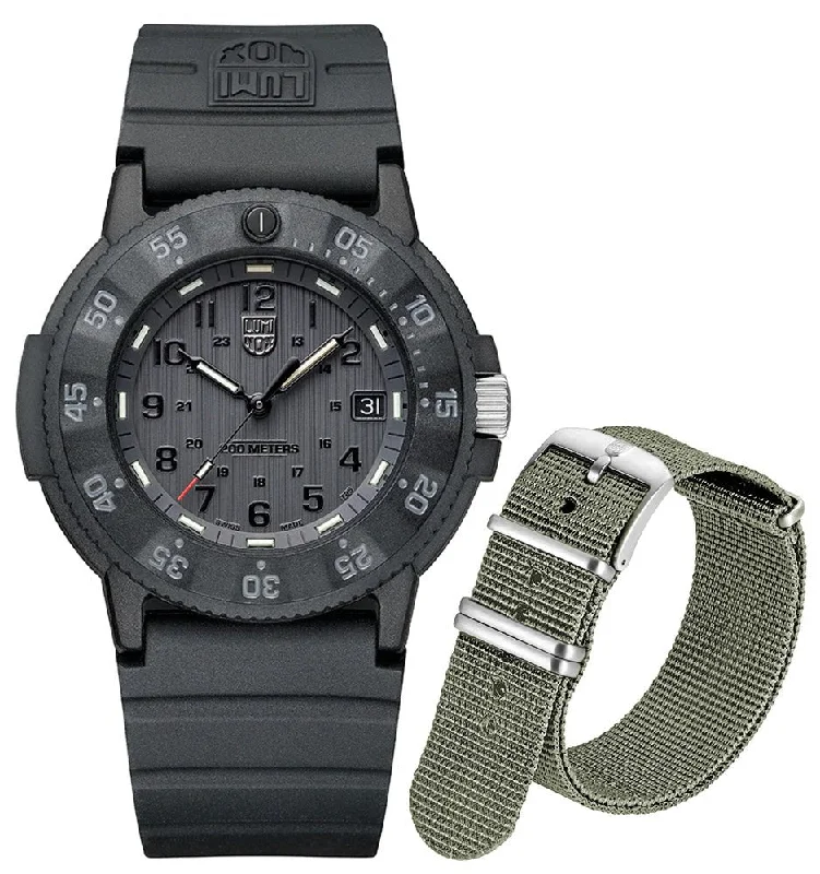 fitness watches for women with built-in GPS for running-Limited Edition Luminox Original Navy SEAL CARBONOX Black Dial Rubber Strap Interchangeable Green NATO Strap Date Divers Quartz Mens Watch XS.3001.EVO.A.SET