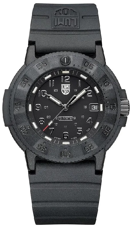 best watches for business professionals with sleek designs-Luminox Original Navy SEAL CARBONOX Black Dial Black Rubber Strap Date Divers Quartz Mens Watch XS.3001.EVO.BO