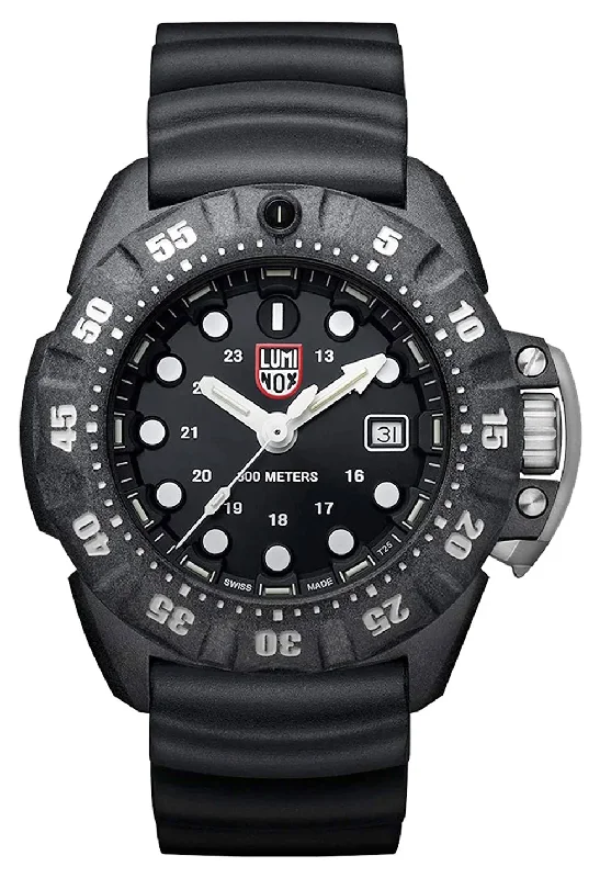 hybrid watches for men with fitness tracking and traditional design-Luminox Scott Cassell Deep Dive CARBONOX Black Dial Black Rubber Strap Date Divers Quartz Mens Watch XS.1551