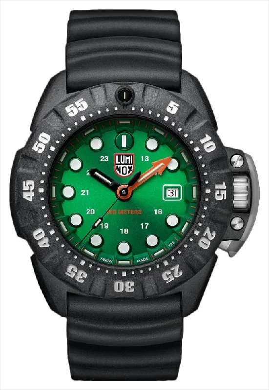 stylish watches for women with rose gold accents-Luminox Scott Cassell Deep Dive CARBONOX Green Dial Black Rubber Strap Date Divers Quartz Mens Watch XS.1567